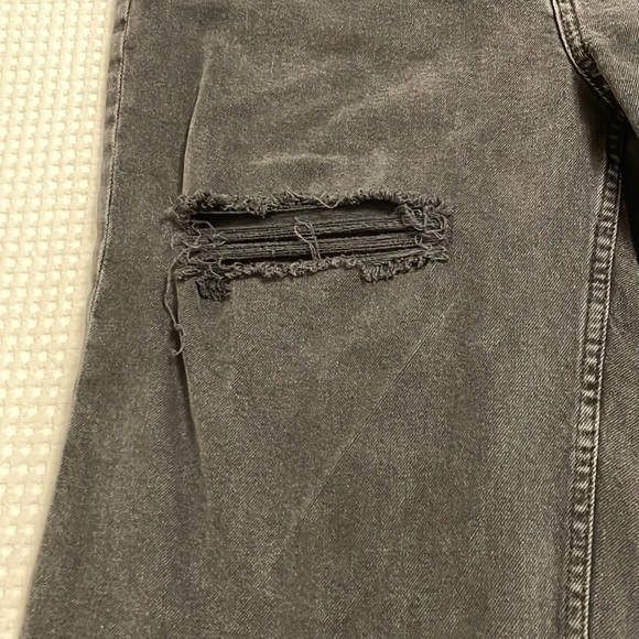 Women ripped jeans - Picture 3 of 5